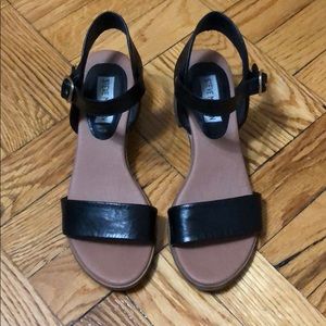 Black Steve Madden sandal - size 7